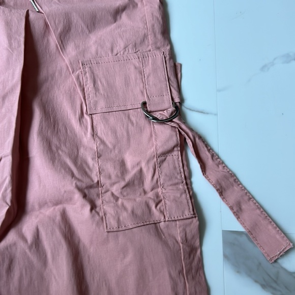 New with tags. Rose colored lightweight cargo wide leg pant. Elastic waist. - Picture 6 of 8
